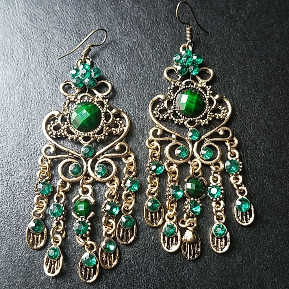 Emerald dangling  earrings
